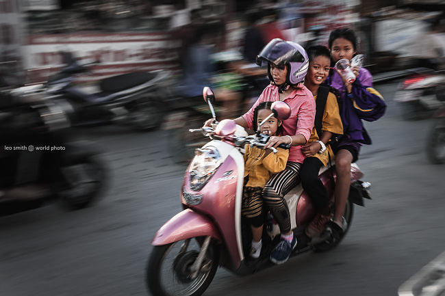 Family of Four Travels by Scooter, Chiang Mai, Thailand