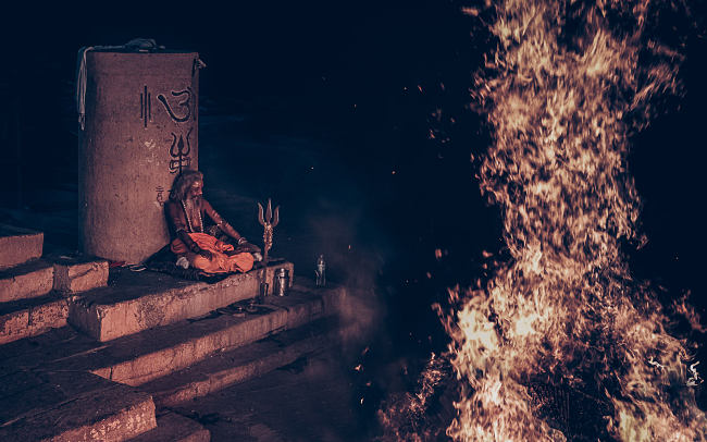 Leo Smith Photo Video: Leo Smith World Photo: Travel, Documentary & Landscape Photography and Video - A Sadhu durinig Holi Festival, Varanasi India